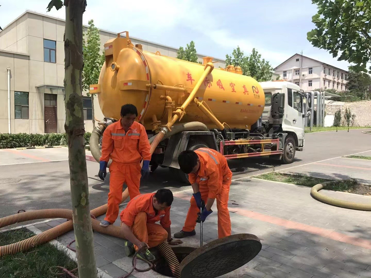 南岗化粪池清理与5-8吨吸粪车施工效率分析